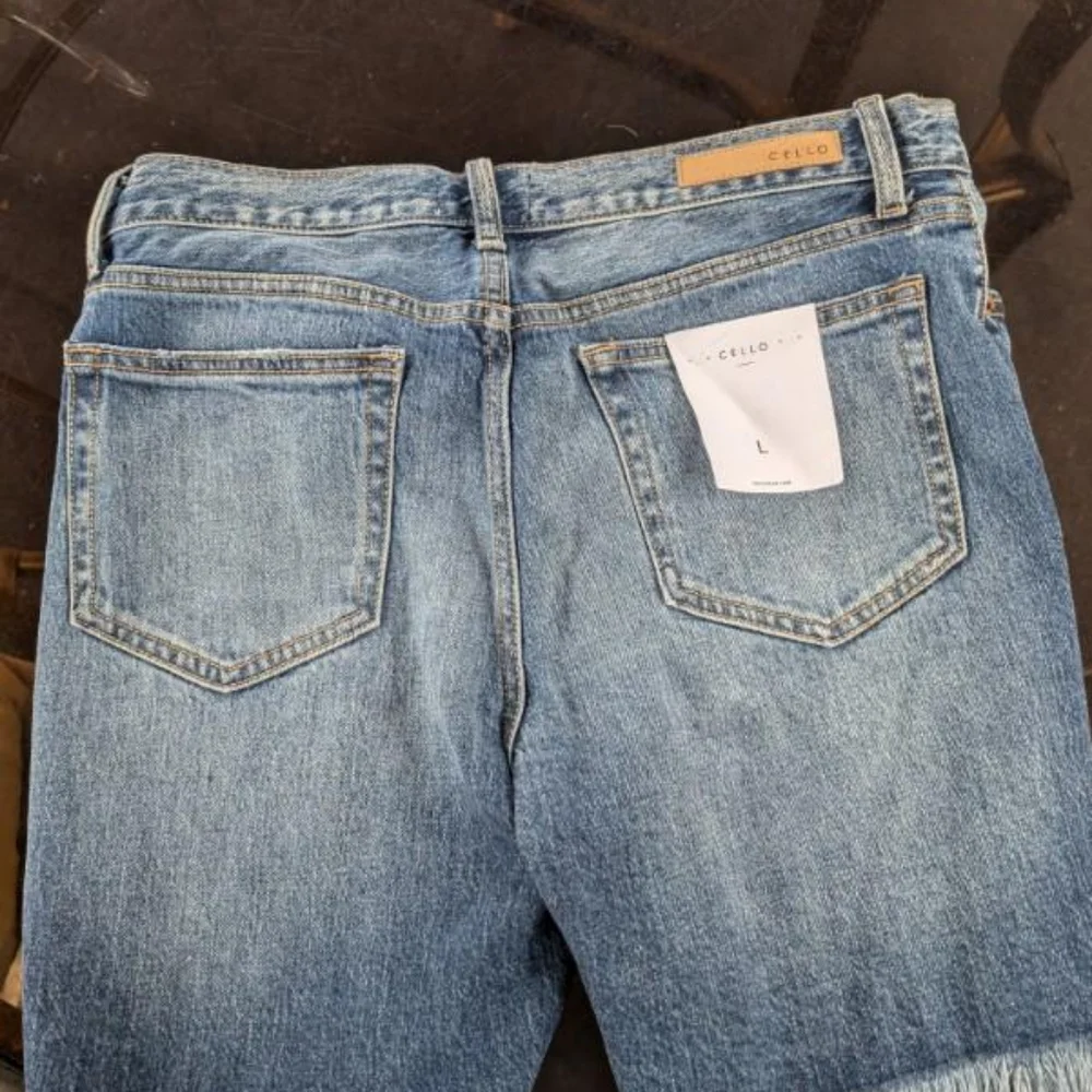 Jean Shorts - Picture 3 of 3